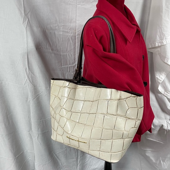 EUC DOONEY AND BOURKE LARGE LEATHER BARLOW BAG - Picture 8 of 8